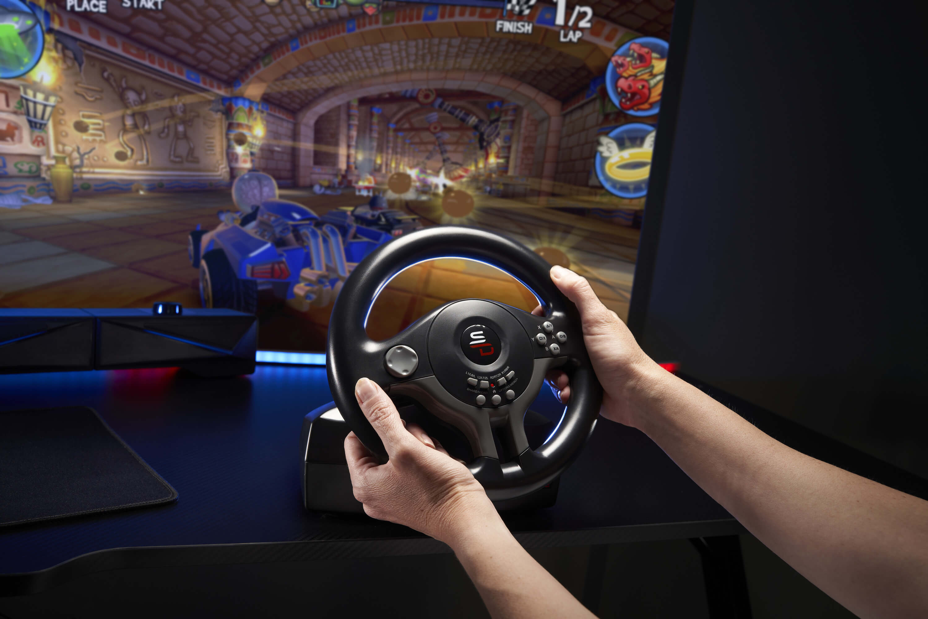 Logitech apresenta dois novos volantes para Xbox One/PC e PS3/PS4